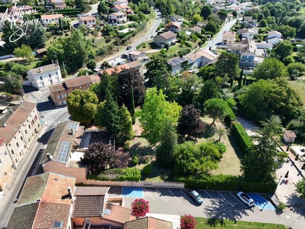 THURINS - Grande propriété P8 verdoyante