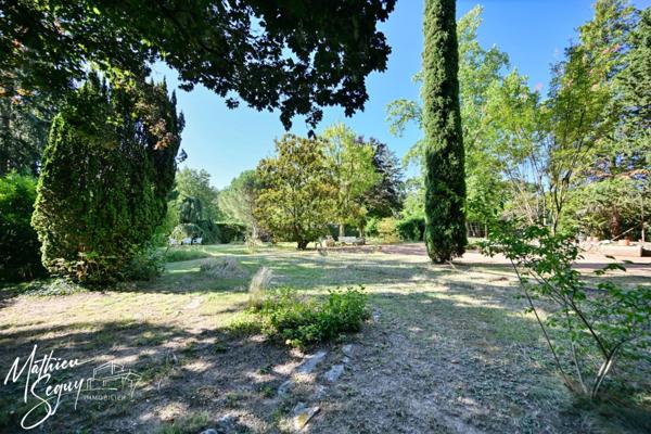 THURINS - Grande propriété P8 verdoyante