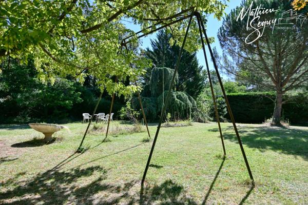 THURINS - Grande propriété P8 verdoyante