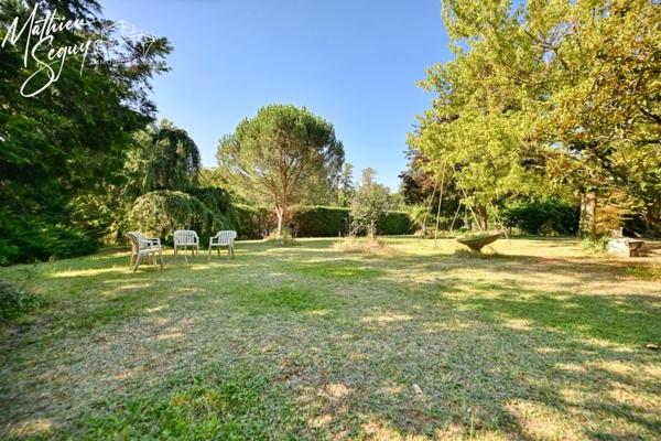 THURINS - Grande propriété P8 verdoyante