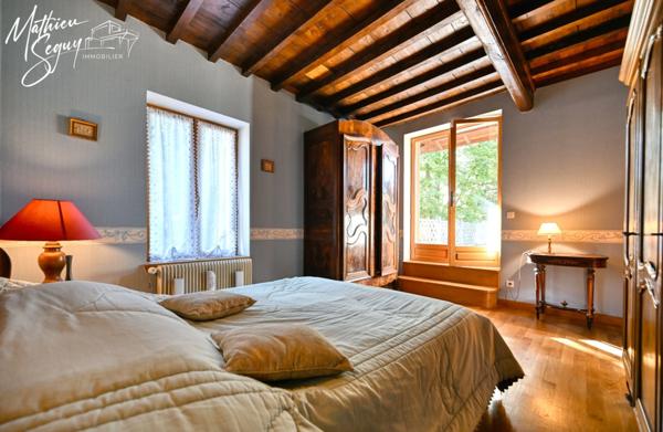 THURINS - Grande propriété P8 verdoyante