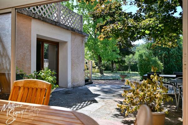 THURINS - Grande propriété P8 verdoyante