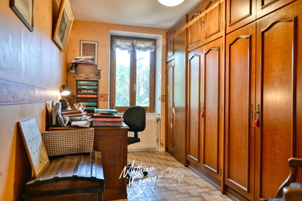 THURINS - Grande propriété P8 verdoyante