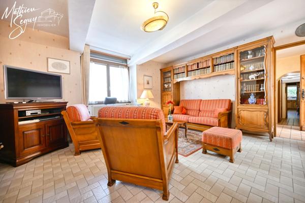 THURINS - Grande propriété P8 verdoyante