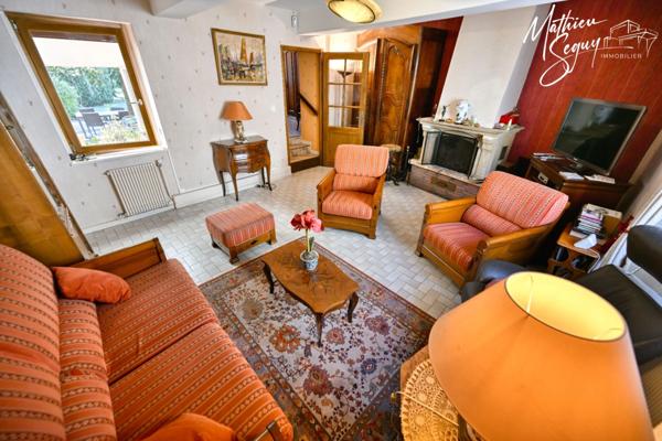 THURINS - Grande propriété P8 verdoyante