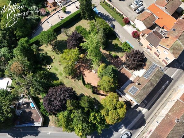 THURINS - Grande propriété P8 verdoyante