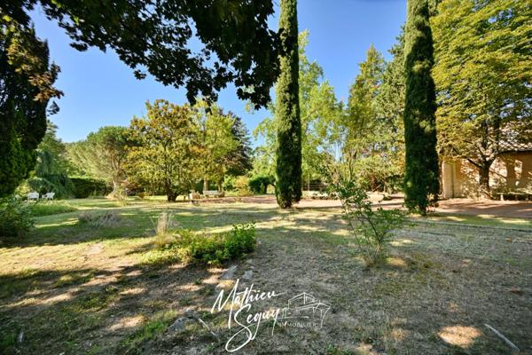 THURINS - Grande propriété P8 verdoyante