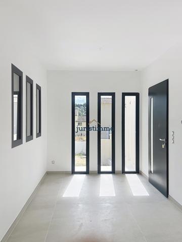 Vaison-la-Romaine (84110) Villa d’architecte contemporaine neuve avec piscine, à 5 minutes du centre-ville de Vaison-la-Romaine