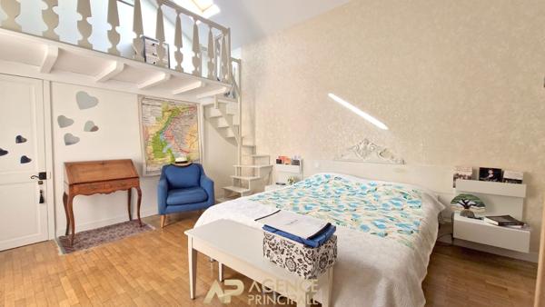 Maison avec jardin arboré et piscinable - La Genette €874 600 ** - Référence ND702