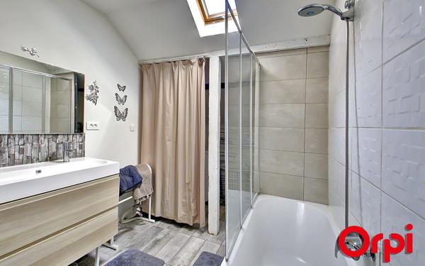Appartement à vendre    3 pièces • 71,05 m2 Bourgoin-Jallieu