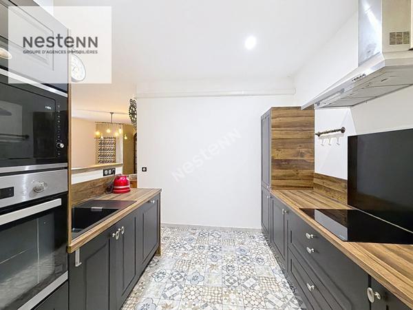À vendre : Appartement de 113 M²² à Toulon, Champ de Mars avec chambre de bonne et cave