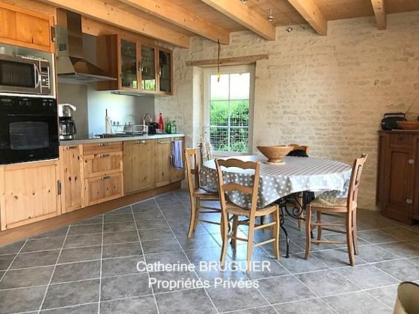 Belle Maison Charentaise 198 m2 6 chambres au coeur du Marais Poitevin