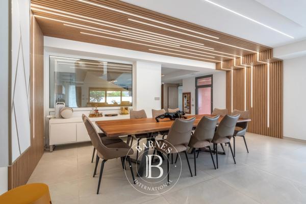 Villeurbanne, Maison 8 Chambres -  381 m² à vendre