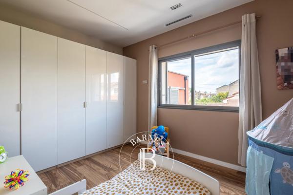 Villeurbanne, Maison 8 Chambres -  381 m² à vendre