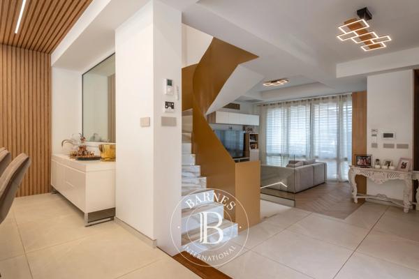 Villeurbanne, Maison 8 Chambres -  381 m² à vendre