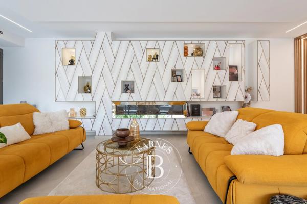 Villeurbanne, Maison 8 Chambres -  381 m² à vendre