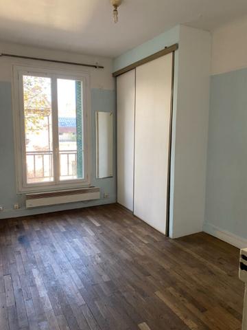 Studio à louer vide - St Ouen 21m²