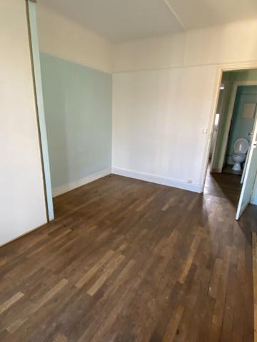 Studio à louer vide - St Ouen 21m²