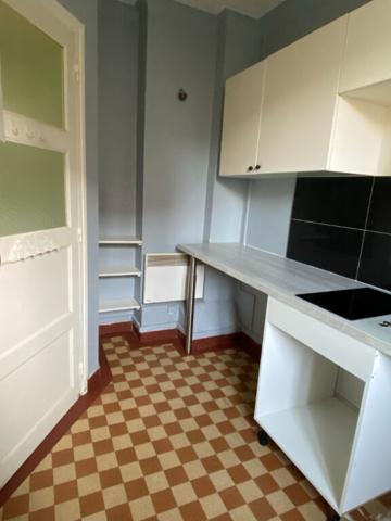 Studio à louer vide - St Ouen 21m²