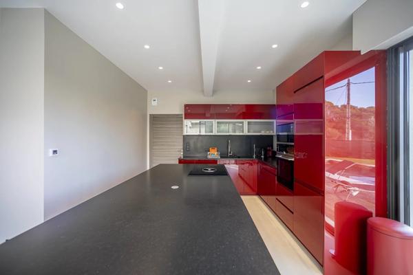 Villa contemporaine à vendre au calme absolu