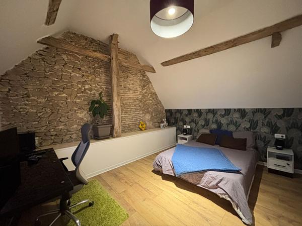 Maison restaurée. Confort, modernité et authenticité au coeur de Lasse Noyant-Villages