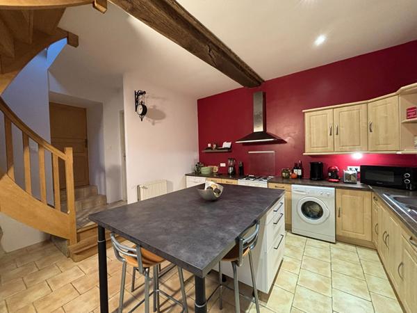 Maison restaurée. Confort, modernité et authenticité au coeur de Lasse Noyant-Villages