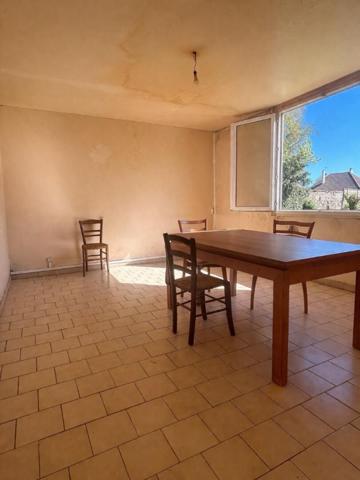 27210 Beuzeville Maison 80 m² avec bâtiment 117 000 Euros