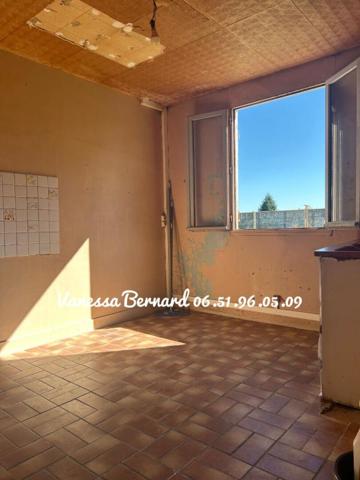 27210 Beuzeville Maison 80 m² avec bâtiment 117 000 Euros
