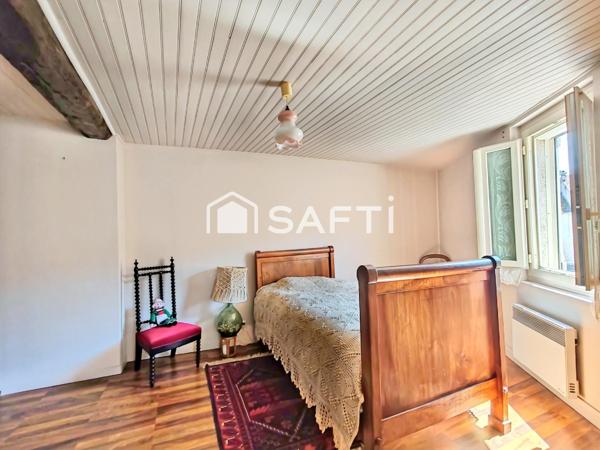 Maison de 106M2 ,4 pièces ,cave, cour extérieur