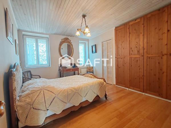 Maison de 106M2 ,4 pièces ,cave, cour extérieur