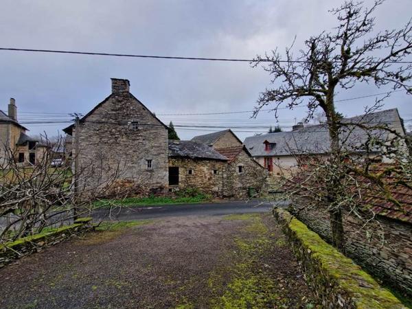 Grange à vendre |  Cornil |  1 pièce | 185 m²