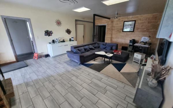 Maison à vendre    6 pièces •  Saint-Yrieix-la-Perche