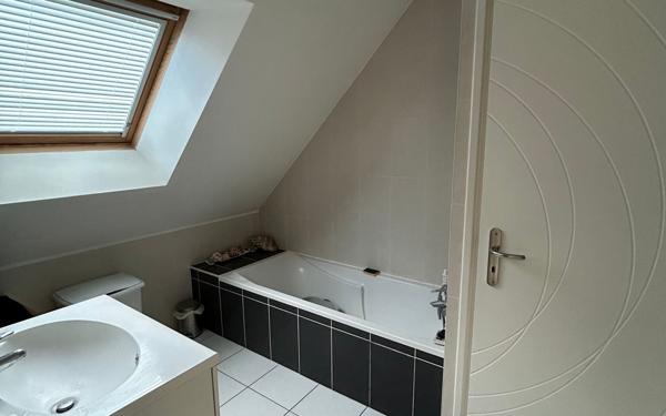 Maison à louer    5 pièces •  Meucon