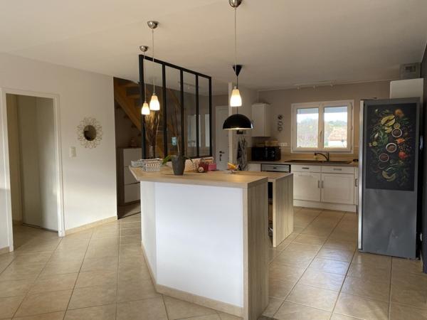 Maison à vendre |  Roches-Prémarie-Andillé |  7 pièces | 168 m²