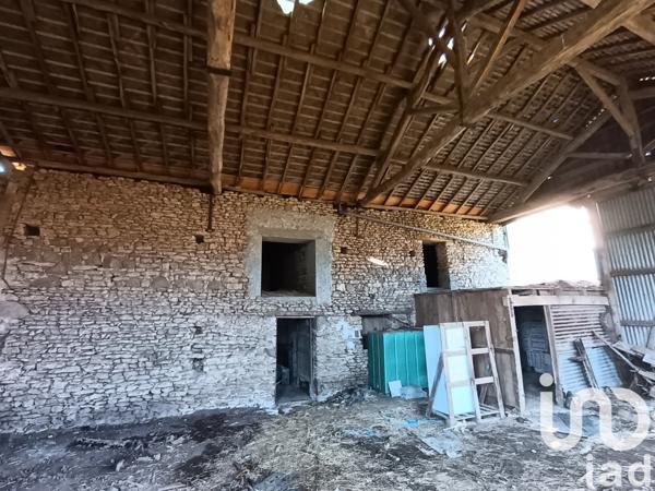 Maison 4 pièces de 120 m² à Louin (79600)