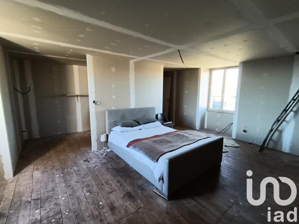 Maison 4 pièces de 120 m² à Louin (79600)