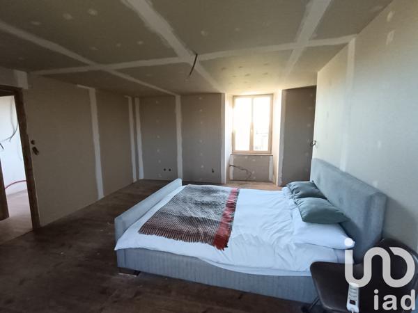 Maison 4 pièces de 120 m² à Louin (79600)