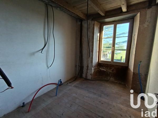 Maison 4 pièces de 120 m² à Louin (79600)