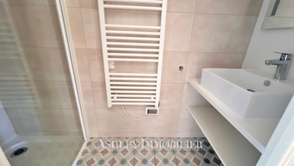 APPARTEMENT A LOUER TYPE 4 AVEC TERRASSE - CENTRE VILLE DE LA ROCHELLE