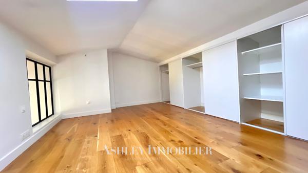 APPARTEMENT A LOUER TYPE 4 AVEC TERRASSE - CENTRE VILLE DE LA ROCHELLE