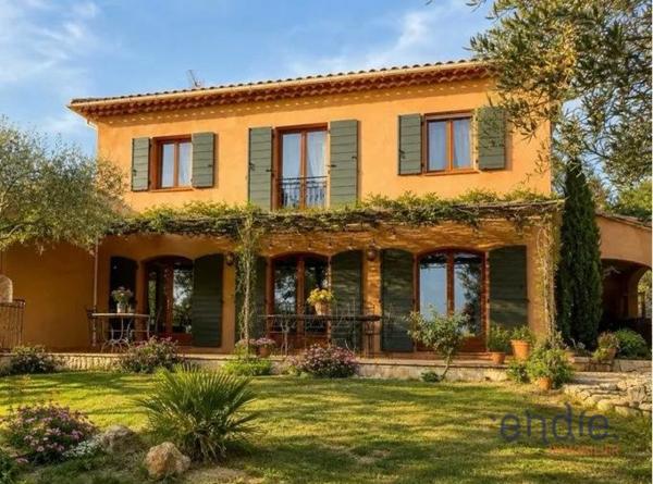 A Lorgues, charmante bastide de 158m2, 4 chambres, studio et piscine