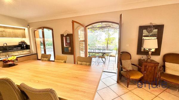 A Lorgues, charmante bastide de 158m2, 4 chambres, studio et piscine