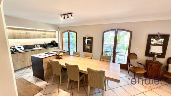 A Lorgues, charmante bastide de 158m2, 4 chambres, studio et piscine