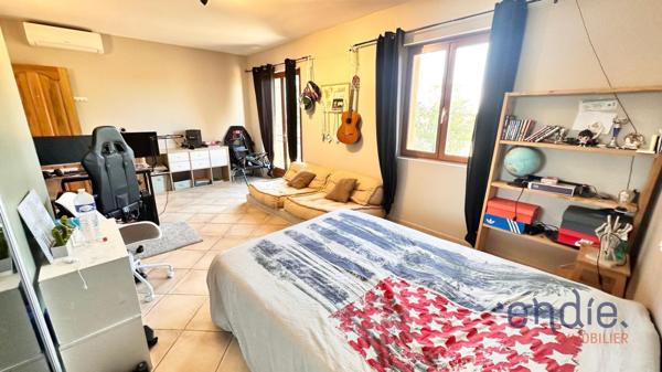 A Lorgues, charmante bastide de 158m2, 4 chambres, studio et piscine