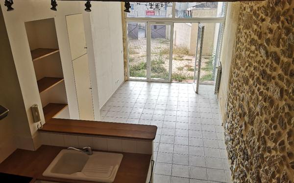 Maison à vendre    2 pièces •  Fournès