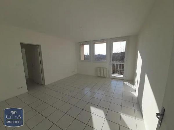 Appartement à louer 4 pièces 66.31m² Marignane (13700)