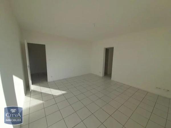 Appartement à louer 4 pièces 66.31m² Marignane (13700)