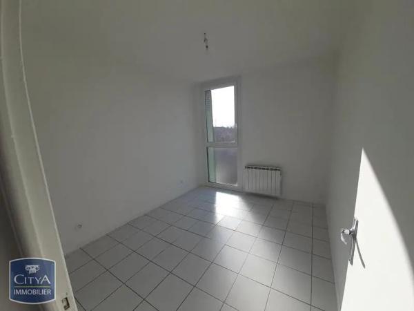 Appartement à louer 4 pièces 66.31m² Marignane (13700)