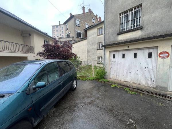 LOCATION EMPLACEMENT DE PARKING EXTERIEUR