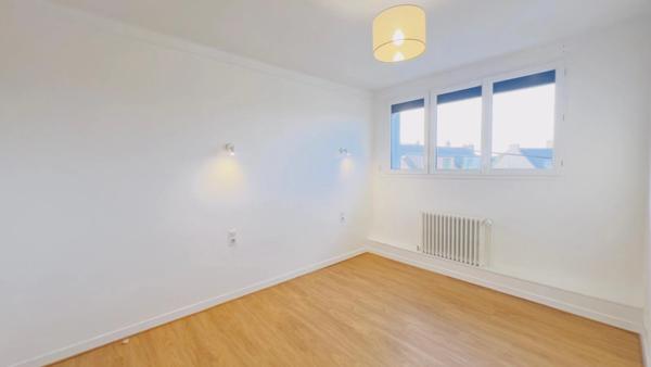 Quimper (Frugy) – Maison rénovée 165 m² habitable, avec studio indépendant, quartier résidentiel proche universités et commerces, fort potentiel locatif